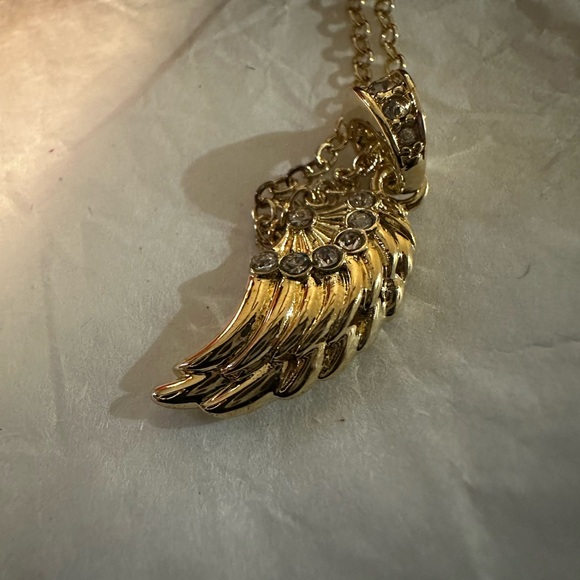 Avon FAVORITE TREASURE PENDANT NECKLACE- LOCK AND KEY - Picture 4 of 15